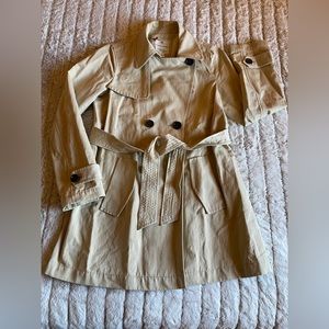 Banana Republic Women’s Trench Coat size small